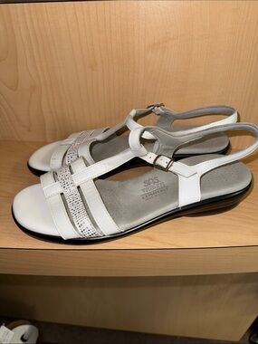 SAS White Leather T-Strap Slingback Sandals